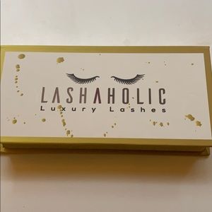 Lashaholic luxury lashes